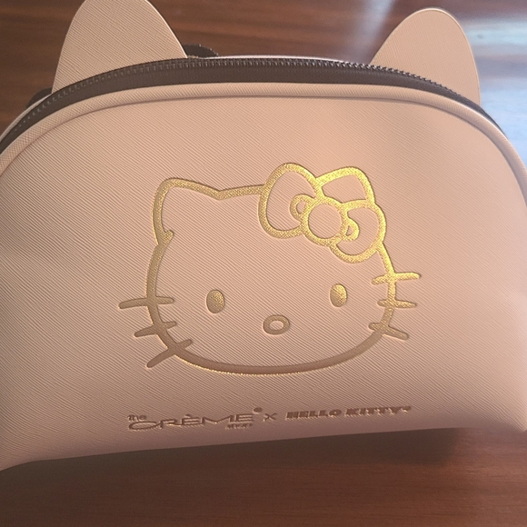 Hello kitty cosmetic bag - Picture 2 of 5